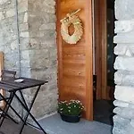 Maison Perriere - D'hotes & Jacuzzi Ferriere