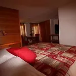 فندق مبيت وإفطار Maison Perriere - D'hotes & Jacuzzi 3*