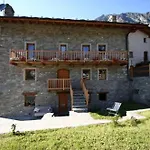 Panzió Maison Perriere - D'hotes & Jacuzzi 3*