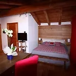 Maison Perriere - D'hotes & Jacuzzi