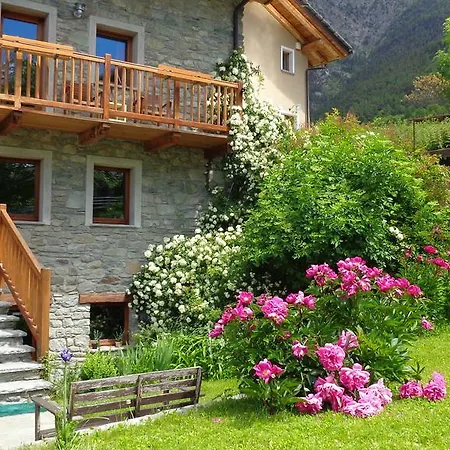 Maison Perriere - D'hotes & Jacuzzi Oda ve Kahvaltı Saint-Vincent