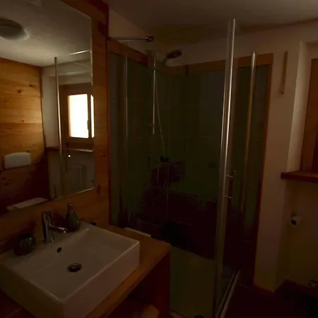 Maison Perriere - D'hotes & Jacuzzi Oda ve Kahvaltı Saint-Vincent
