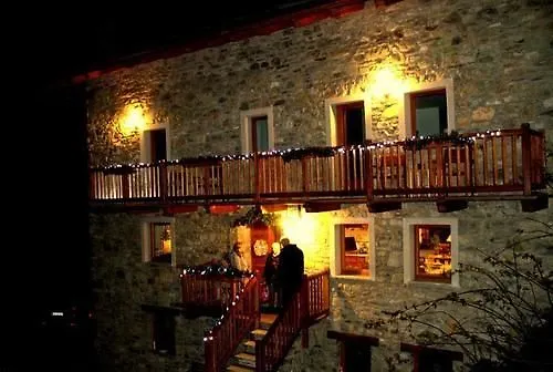 Couette-café Maison Perriere - D'hôtes&jacuzzi Ferriere